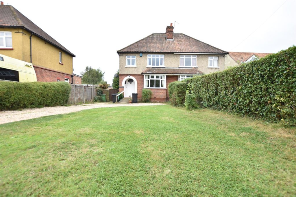 Bath Road, Calcot, Reading Village Properties