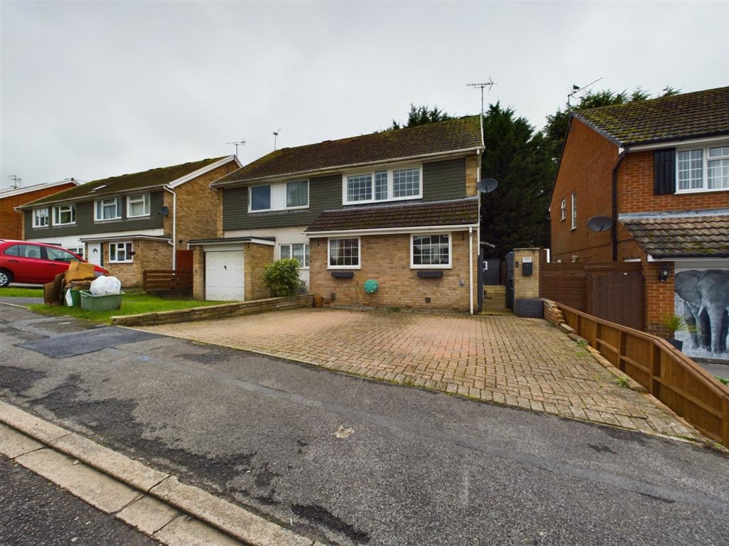 Avington Close, Tilehurst, Reading